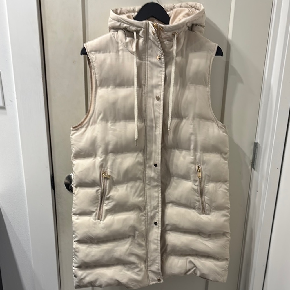 Zara Cream Hooded Puffer Vest - Picture 3 of 4